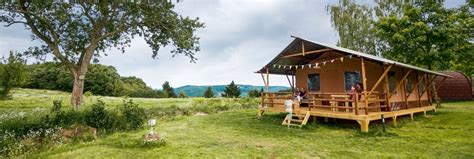 Umgeben von einem traumhaften bergpanorama können gäste hier in den genuss der tollen natur. Glamping: Luxus-Camping