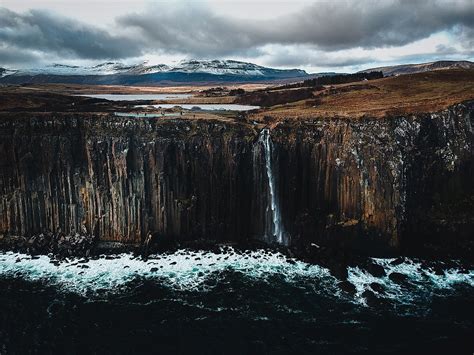 7 Spectacular Waterfalls That Meet The Sea Worldatlas