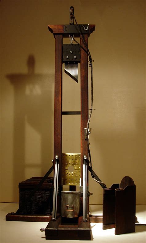 Februar 1949 beendete die guillotine schuhs leben. The Guillotine Workshop