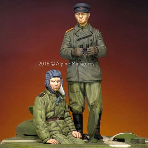 135 Scale Unpainted Resin Figure Soviet Tank Crew 2 Figures Collection