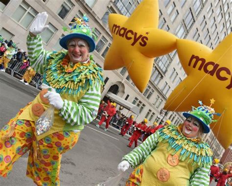 Performers of last year's parade include the black eyed peas, chris young, ciara, idina menzel, kelly rowland, lea michele new york's thanksgiving parade is a fun way to see top celebrities for free. Macy's Thanksgiving Day Parade 2015: 5 Best Performances ...