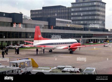 1980s Airport Hi Res Stock Photography And Images Alamy