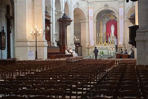 Pâques Lévêque De La Rochelle Et Saintes Célèbre La Fête Religieuse