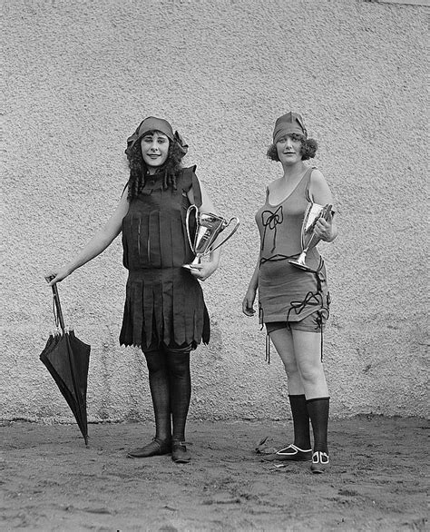 Viola Swinnerton And Anna Neibel Bathing Beauty Winners 1922 Vintage Bathing Suits Vintage