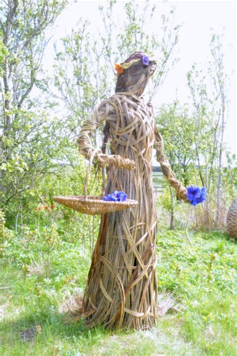 Northumberland Wi Commissioned A Willow Woman With Flowers For Their