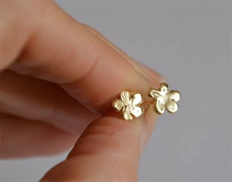 Gold Flower Stud Earrings Tiny Flower Earrings Girls Etsy