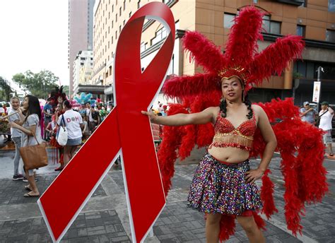 Combater O Estigma Da Aids é Prioridade Em Sp Afirma Padilha 25012016 Uol Notícias
