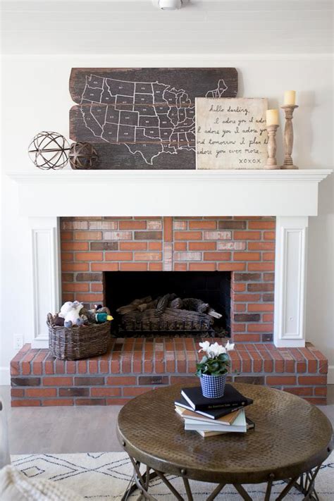 15 Ideas For Decorating Your Mantel Year Round Hgtvs