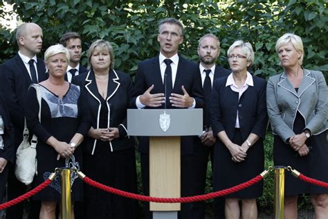 Juli erzählt die wahre geschichte des rechtsextremen terroristen und massenmörders anders behring breivik, der am 22. Samtalen om 22. juli - Demokratiet | 22. juli-senteret