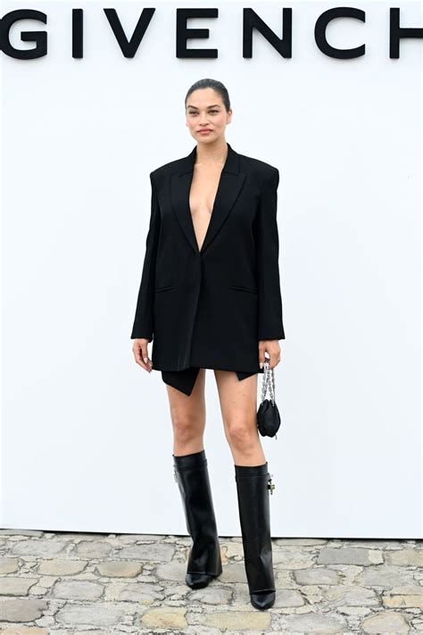 Shanina Shaik At Givenchy Springsummer 2023 Show At Paris Fashion Week
