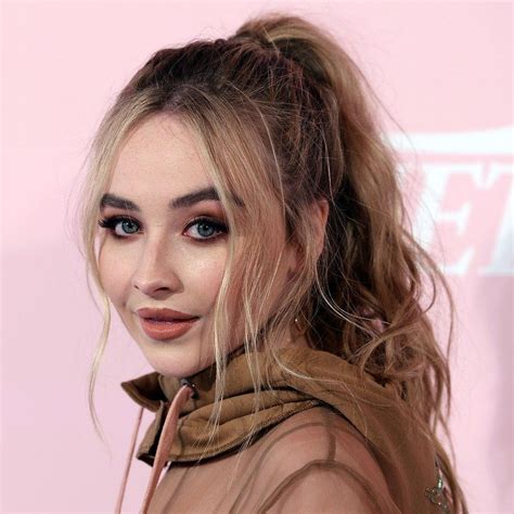33 Quick And Easy Hairstyles For When You Only Have Five Minutes Sabrina Carpenter Style