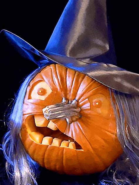 13 Funny Halloween Pumpkin Carvings That Will Make You Laugh