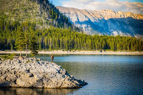 Lake Minnewanka Detailed Guide To Visiting This Banff Lake
