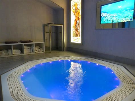 Spa privatif a tourcoing a 10 minutes de lille gites n spa loue pour quelques heures ou a la nuit des espaces privatifs insolites avec appart hotels espace detente jacuzzi. Chambre d'hôtel avec Spa Jacuzzi Privatif à Paris