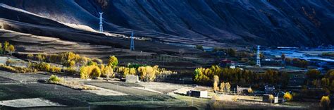 The Fall Of The Tibetan Plateau Stock Photo Image Of Daylight Branch