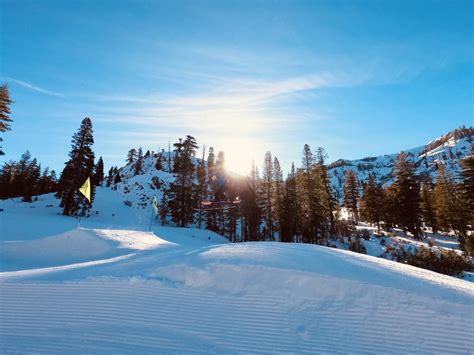 Alpine Meadows Ca Report Bluebird Day Enjoying Fresh Snow Between