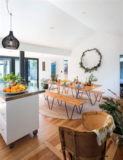 This Modern Cottage On Waiheke Island Is Filled With Fresh Christmas