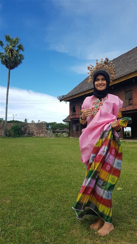 Ciri Khas Baju Adat Makassar Yang Melegenda Budayanesia