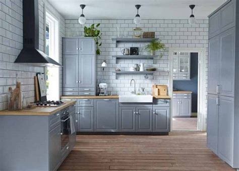 And moves up to the wall kitchen cabinets but what about your kitchen walls? Kitchen trends for 2015