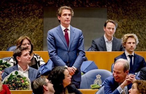 A native of amersfoort, van 't wout became a municipal councillor of amsterdam following the 2006 election. Bas van 't Wout opvolger van Tamara van Ark als ...