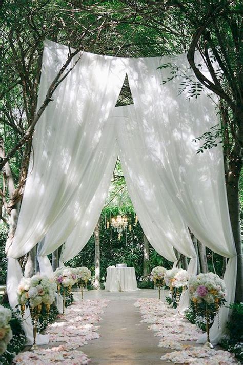 Elegant Outdoor Wedding Decor Ideas On A Budget 44
