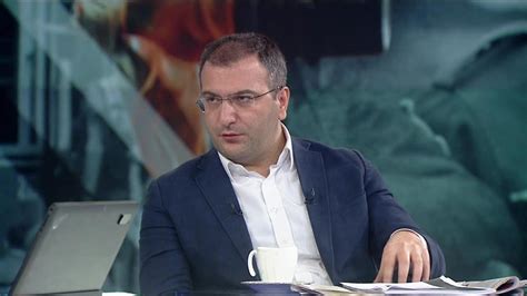 Aynı zamanda hızlı ve iyi bir çevirmen. Aydın Doğan Cem Küçük'e açtığı davayı geri aldı - Güncel ...