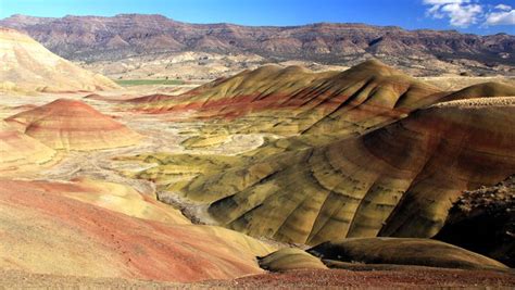 15 Best Hikes At Oregons Painted Hills And John Day Fossil Beds