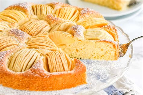 This link is to an external site that may or may not meet accessibility guidelines. The EASIEST German Apple Cake {Versunkener Apfelkuchen Recipe}