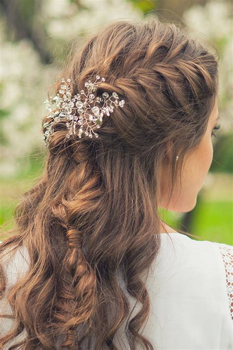 How To Choose The Right Hairstyle For Your Wedding Day Bridestory Blog