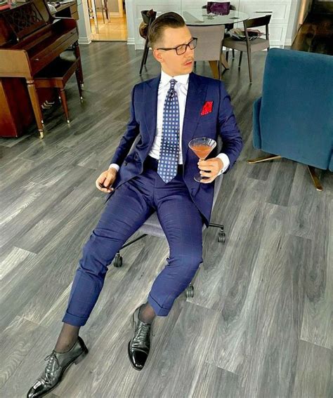 Pin By Martin Novak On Věci Na Sebe Men Socks Suit Dapper Mens