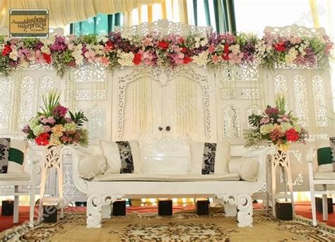 Cermati tema dan desain dekorasi pelaminan sebelum anda memutuskan memilih dekor untuk resepsi pernikahan anda. 55 Gambar Dekorasi Pelaminan Minimalis Modern Dan Klasik ...