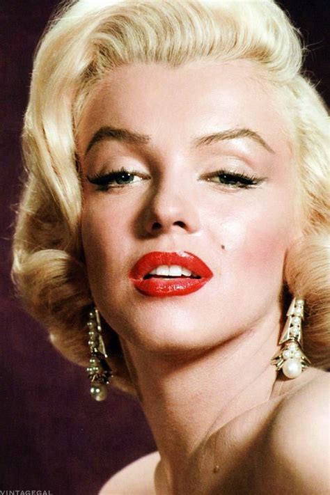 Marilyn Monroe Wearing Red Lipstick And Gold Earrings