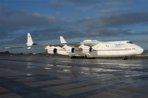 Antonov An 225 Massive Cargo Transporter Aircraft Wallpaper 2530