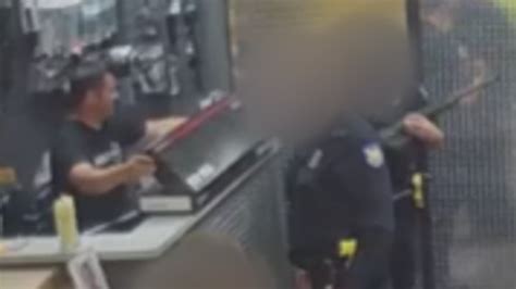 Man Caught On Camera Stealing Gun Was Inches From Uniformed Cops 3tv