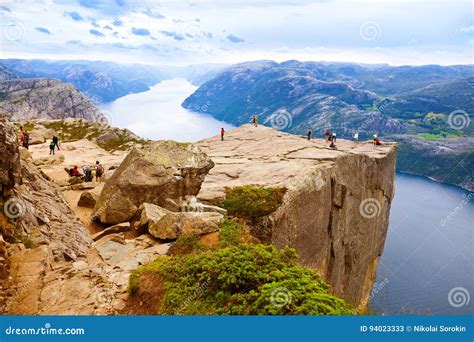 Prediger Kanzel Felsen Im Fjord Lysefjord Norwegen Redaktionelles