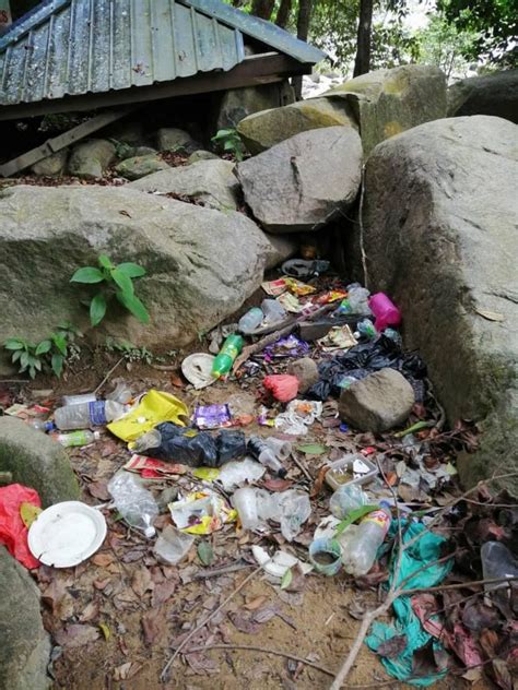 With rock bottom prices, exotic travel destinations the safety situation in malaysia is complicated. Good Malaysian Clear Up Trash Left At Pahang Waterfall ...