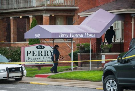 Detroit Police Find 63 Fetuses In Funeral Home Amid Probe The Seattle