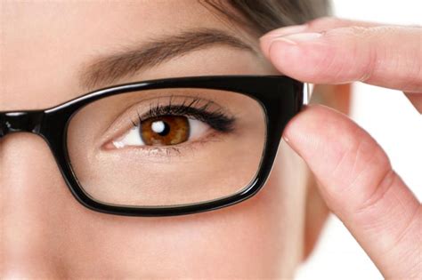 Eye Makeup Tips For Eyeglass Wearers Lenskart Blog