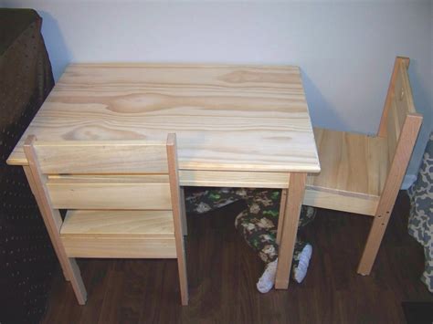 Kids' table & chair sets. Baby Bear Necessities: DIY Kid-size Table & Chairs