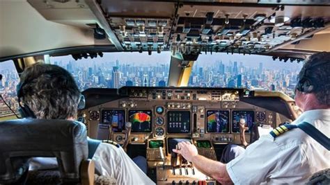 Kisah Tentang Kode Mayday Yang Diucapkan Pilot Ketika Pesawat Dalam