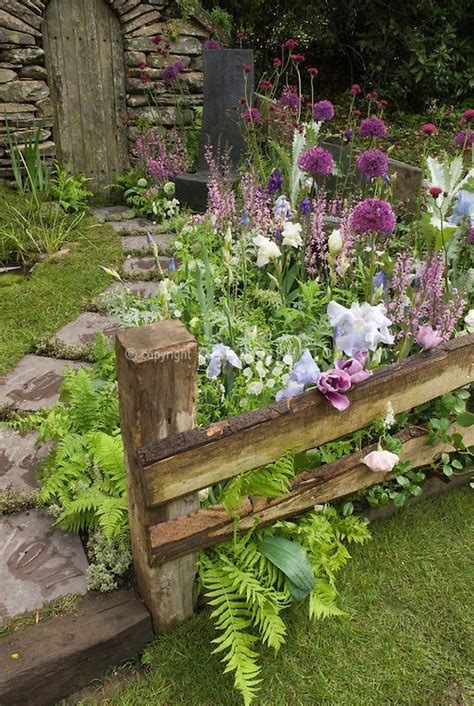 See more of home and garden design ideas on facebook. Cottage Garden Front Yard 5 - decoratoo