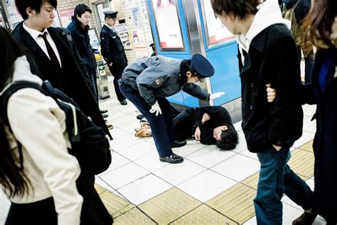 10 Uncensored Photos Of Drunks In Japan Show The Nasty Side Of Alcohol Demilked