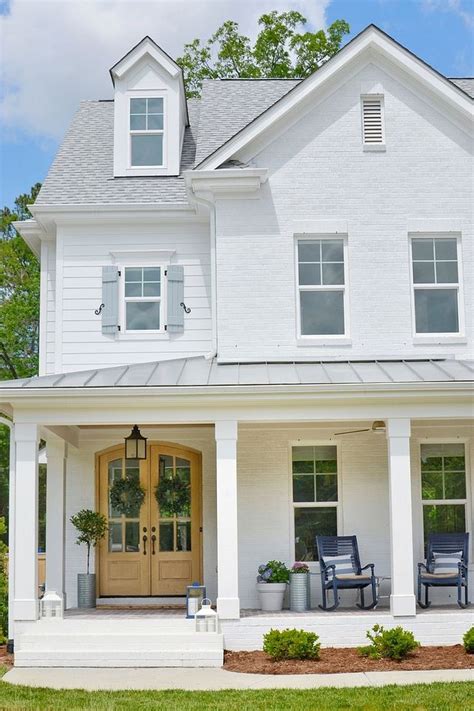The house painters have created a collection of actual painting exterior colour schemes. 30 Beautiful Farmhouse Exterior Paint Colors Ideas - HOMYHOMEE
