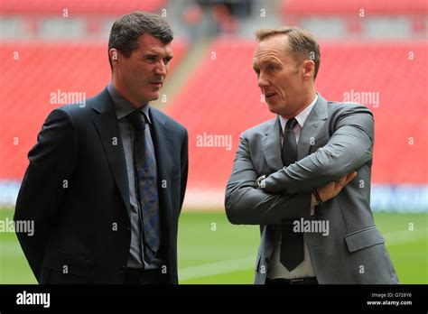 Itv Sport Presenters Roy Keane And Lee Dixon Hi Res Stock Photography