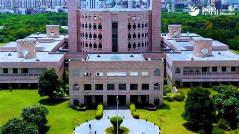 Isb Hyderabad Review Courses Eligibility And Tuition Fee