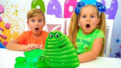 Diana And Roma Play With Slimes And Make A Giant Slime Youtube