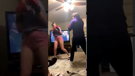 Girl Knocks Out Babefriend With Sweet Left Hook Viral World YouTube