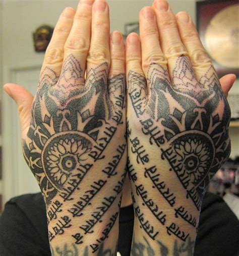 What's the best way to connect tattoos into a sleeve? Stunning Hand Tattoo - Reveal Magic when Connect Hands ...