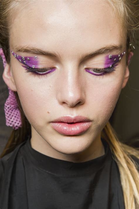39 Ridiculously Cool Beauty Ideas To Try This Month Fall Makeup Trend Makeup Trends Beauty