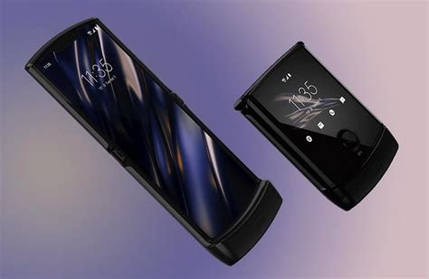 The Motorola Razr Flip Phone Is Back For 2020